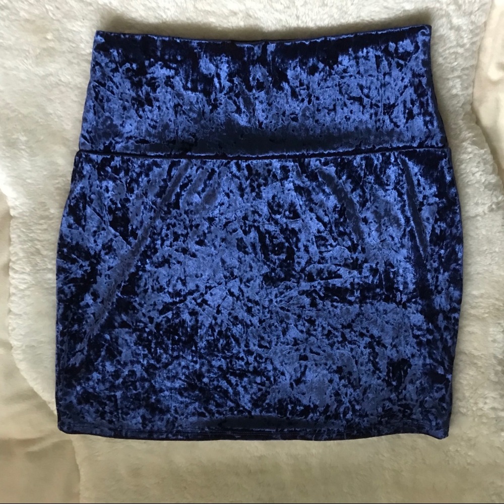 Urban outfitters blue velvet bodycon miniskirt M